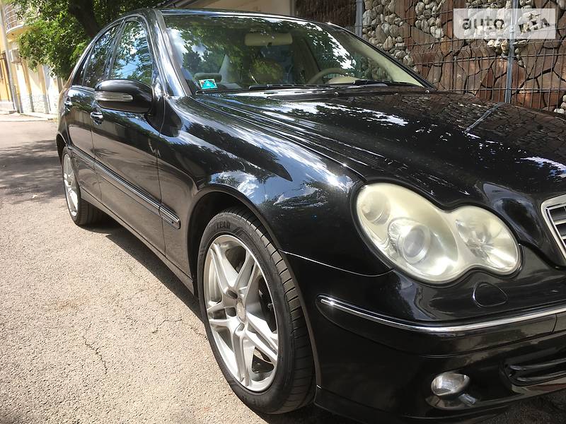 Седан Mercedes-Benz C-Class 2004 в Ужгороді