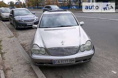 Седан Mercedes-Benz C-Class 2003 в Киеве
