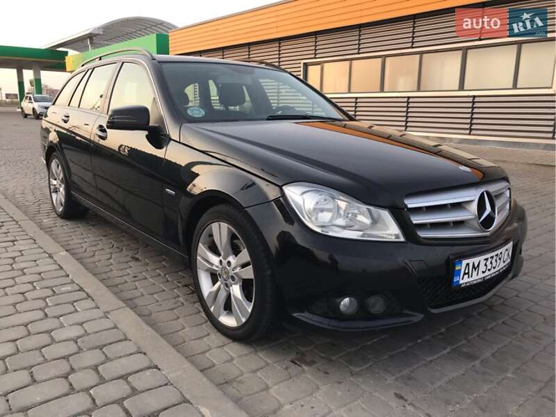 Універсал Mercedes-Benz C-Class 2012 в Звягелі