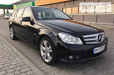 Універсал Mercedes-Benz C-Class 2012 в Звягелі