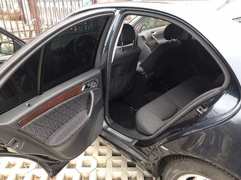 Седан Mercedes-Benz C-Class 2003 в Києві