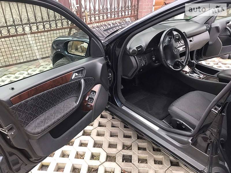 Седан Mercedes-Benz C-Class 2003 в Києві