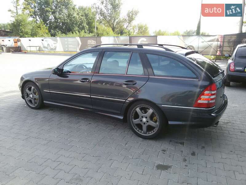 Універсал Mercedes-Benz C-Class 2002 в Чернівцях