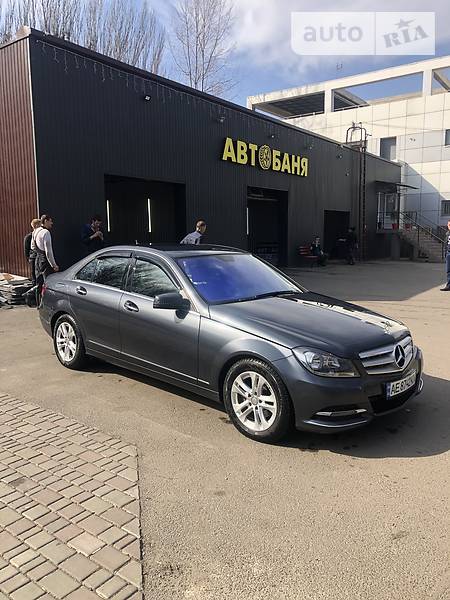 Седан Mercedes-Benz C-Class 2013 в Кривому Розі