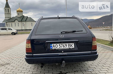 Універсал Mercedes-Benz C-Class 1994 в 