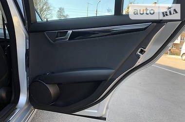 Універсал Mercedes-Benz C-Class 2012 в 
