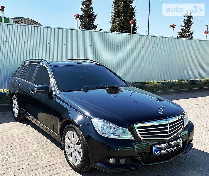 Універсал Mercedes-Benz C-Class 2012 в 