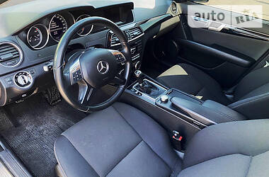 Універсал Mercedes-Benz C-Class 2012 в 