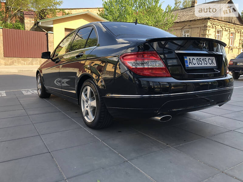 Седан Mercedes-Benz C-Class 2011 в Луцке