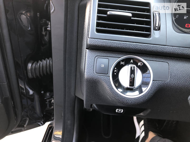 Седан Mercedes-Benz C-Class 2011 в Луцке