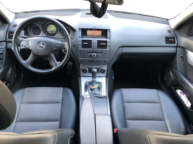 Седан Mercedes-Benz C-Class 2011 в Луцке