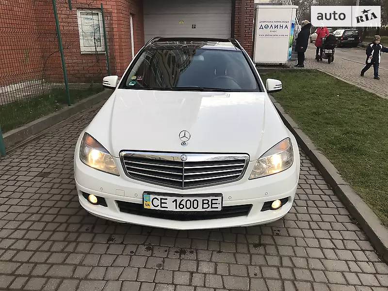 Універсал Mercedes-Benz C-Class 2010 в Чернівцях