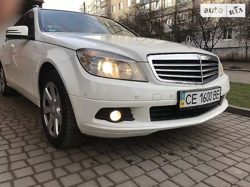 Універсал Mercedes-Benz C-Class 2010 в Чернівцях