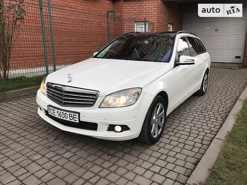 Універсал Mercedes-Benz C-Class 2010 в Чернівцях