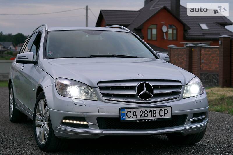 Універсал Mercedes-Benz C-Class 2010 в Черкасах
