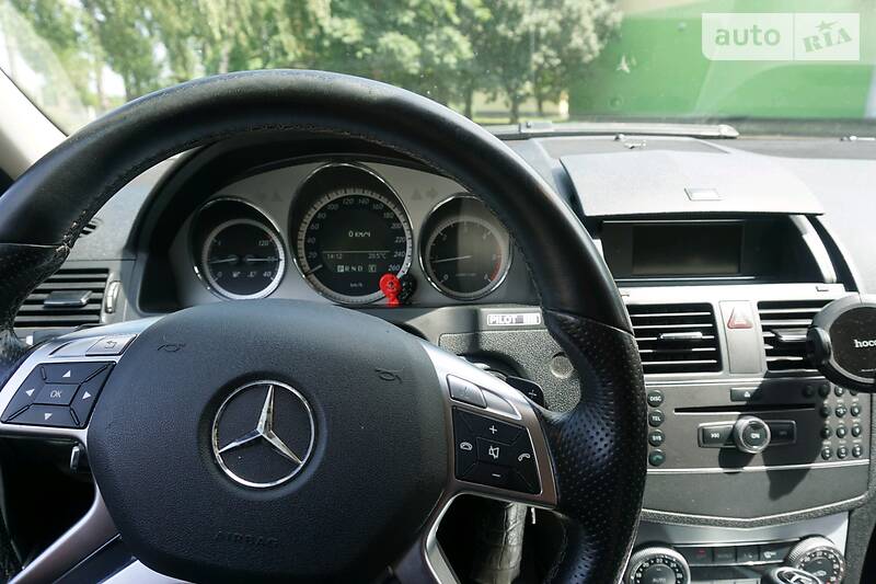 Універсал Mercedes-Benz C-Class 2010 в Черкасах