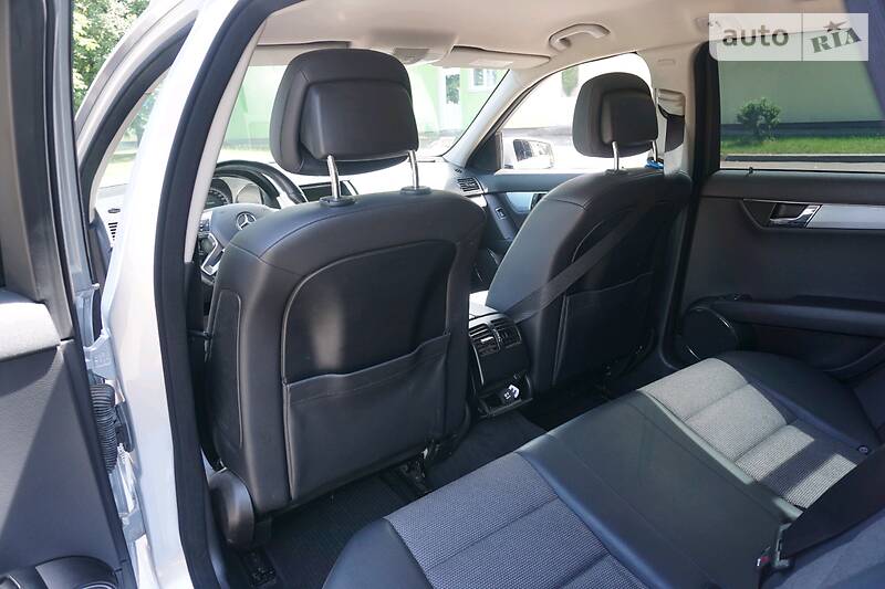 Універсал Mercedes-Benz C-Class 2010 в Черкасах