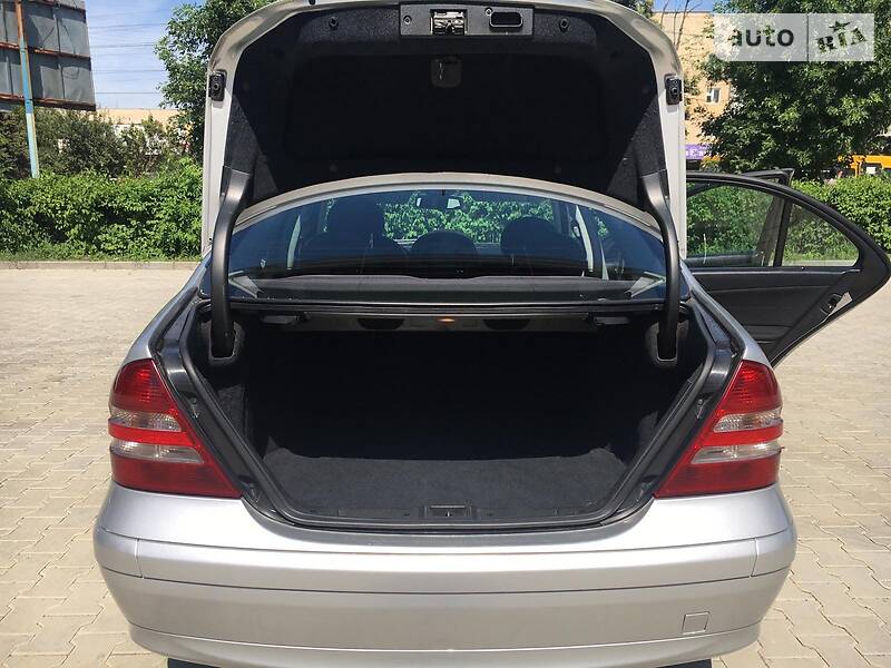 Седан Mercedes-Benz C-Class 2004 в Києві