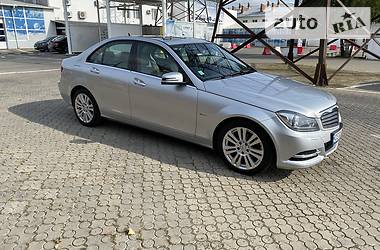 Седан Mercedes-Benz C-Class 2011 в Чернівцях