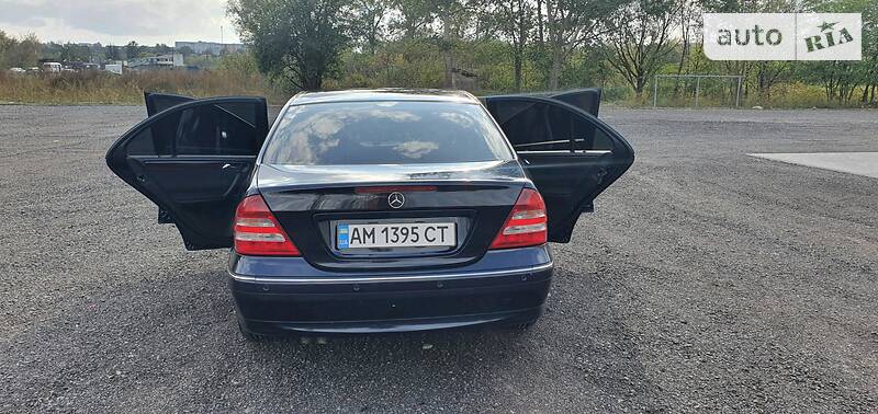 Седан Mercedes-Benz C-Class 2004 в Бердичеве