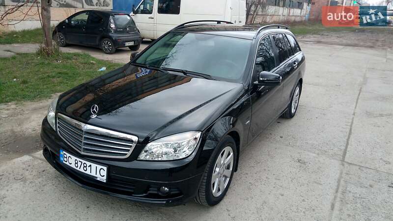 Универсал Mercedes-Benz C-Class 2009 в Львове