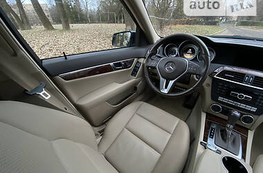 Седан Mercedes-Benz C-Class 2012 в Тернополе