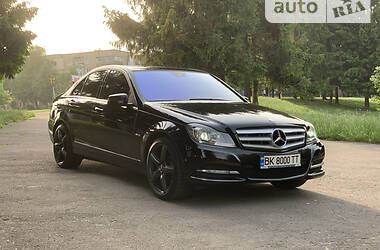 Седан Mercedes-Benz C-Class 2011 в Ровно