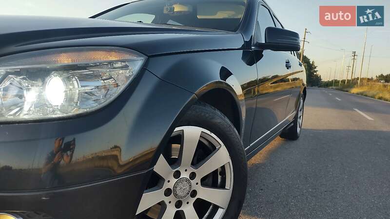 Универсал Mercedes-Benz C-Class 2010 в Львове