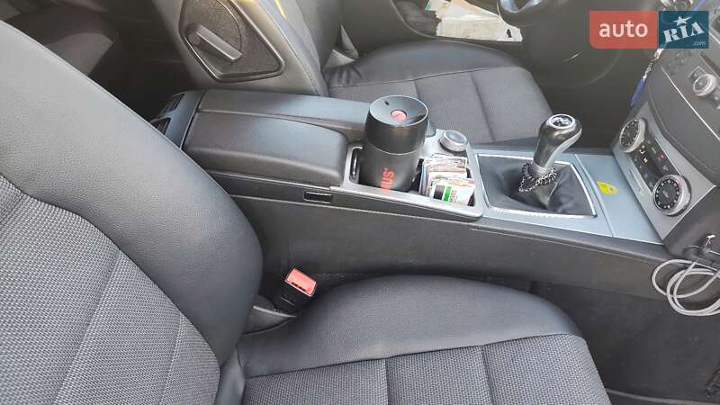 Универсал Mercedes-Benz C-Class 2010 в Львове