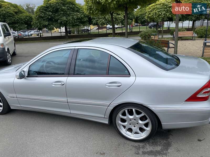 Седан Mercedes-Benz C-Class 2000 в Киеве