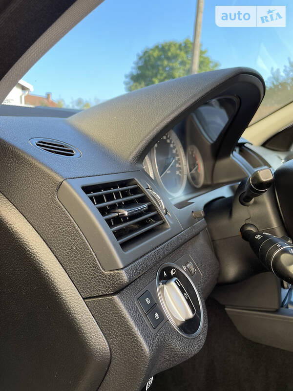 Універсал Mercedes-Benz C-Class 2010 в Чернівцях