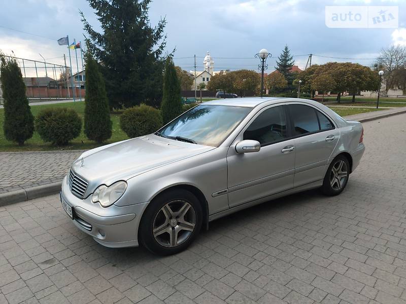Седан Mercedes-Benz C-Class 2005 в Львові