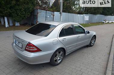 Седан Mercedes-Benz C-Class 2005 в 