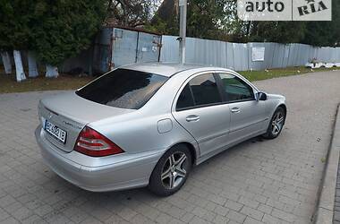 Седан Mercedes-Benz C-Class 2005 в Львове