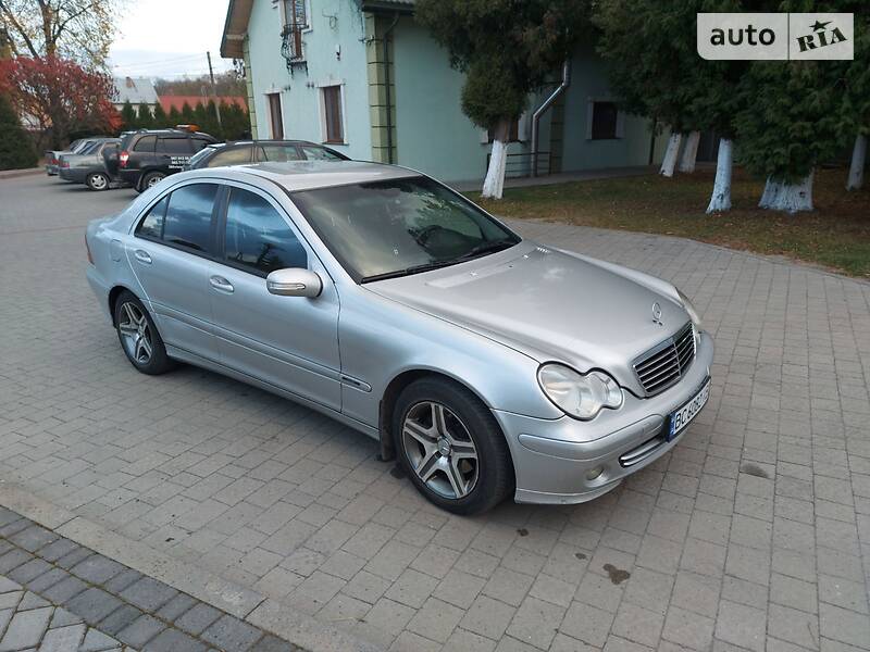 Седан Mercedes-Benz C-Class 2005 в Львові