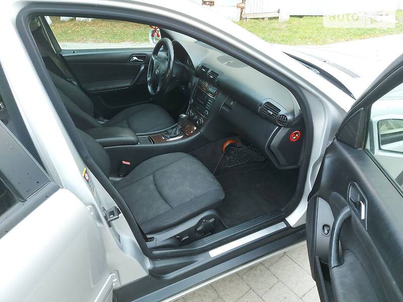 Седан Mercedes-Benz C-Class 2005 в Львові