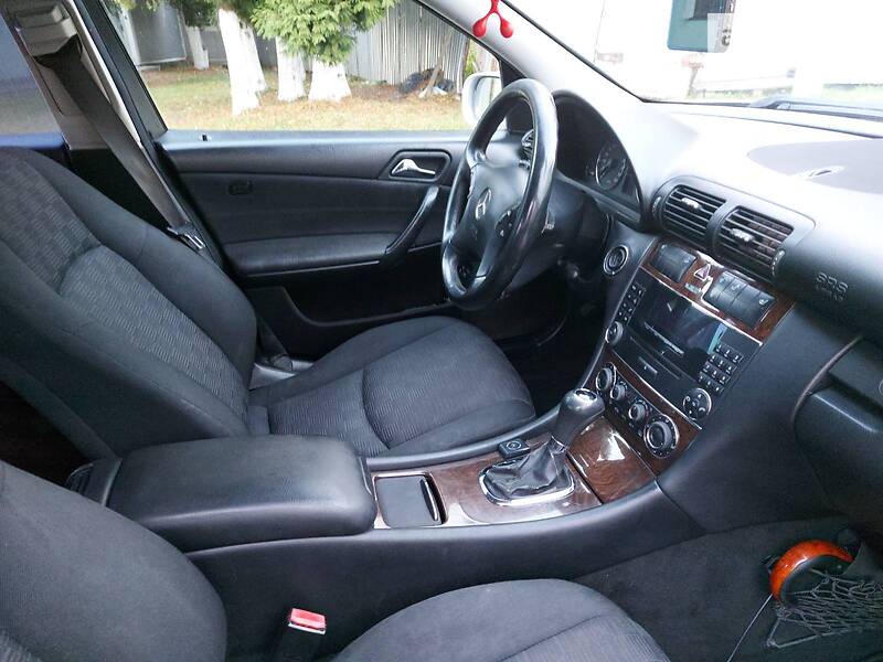 Седан Mercedes-Benz C-Class 2005 в Львові