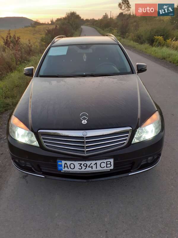 Mercedes-Benz C-Class 2009