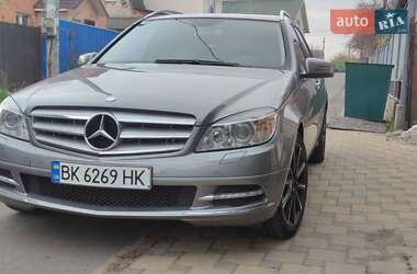 Универсал Mercedes-Benz C-Class 2011 в Киеве