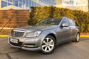 Универсал Mercedes-Benz C-Class 2013 в Киеве