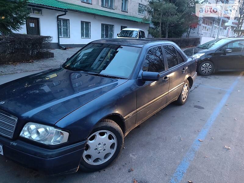 Седан Mercedes-Benz C-Class 1997 в Виннице