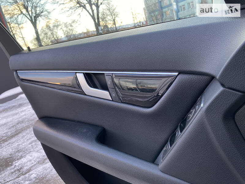 Седан Mercedes-Benz C-Class 2013 в Киеве