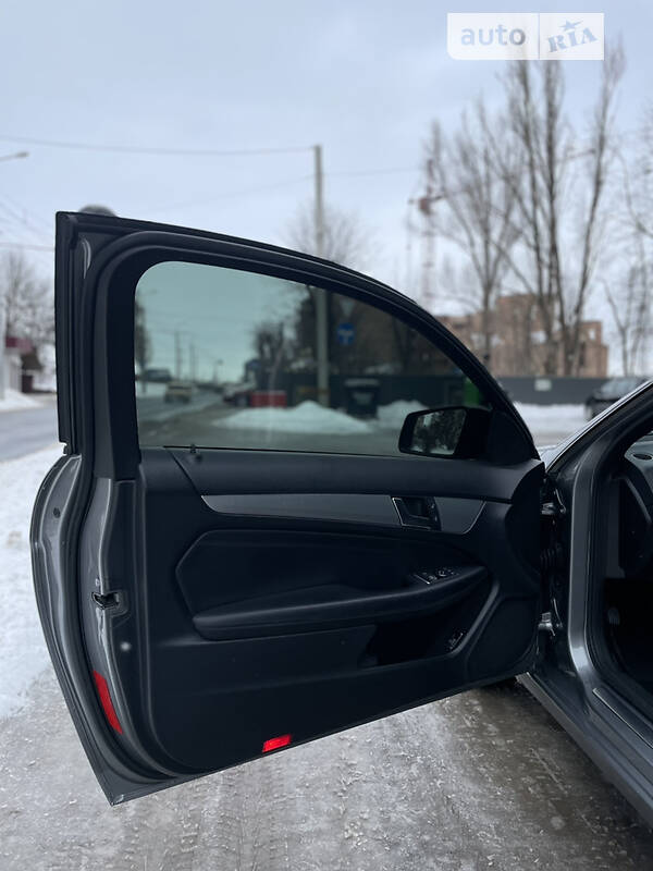 Купе Mercedes-Benz C-Class 2011 в Тернополе