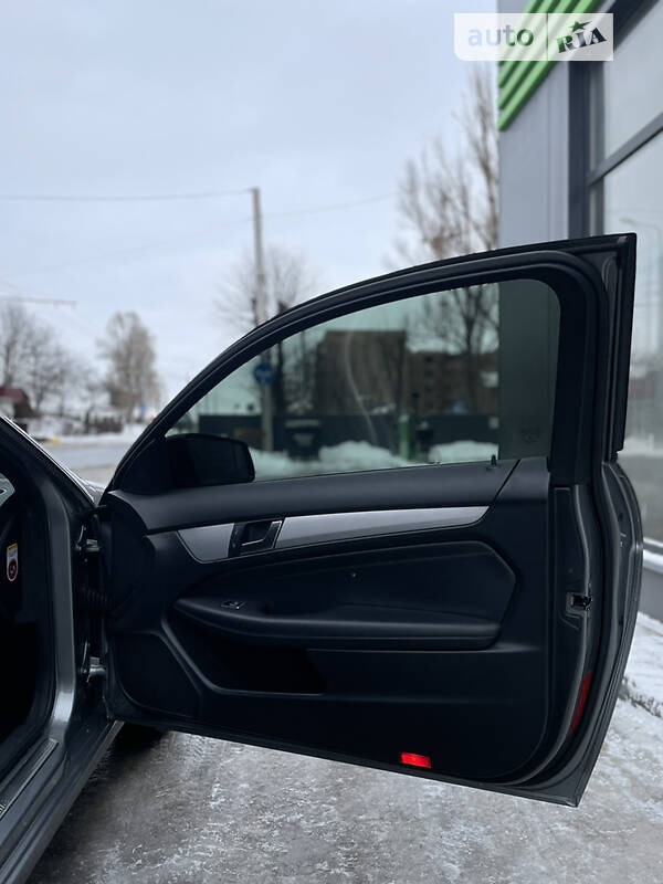 Купе Mercedes-Benz C-Class 2011 в Тернополе