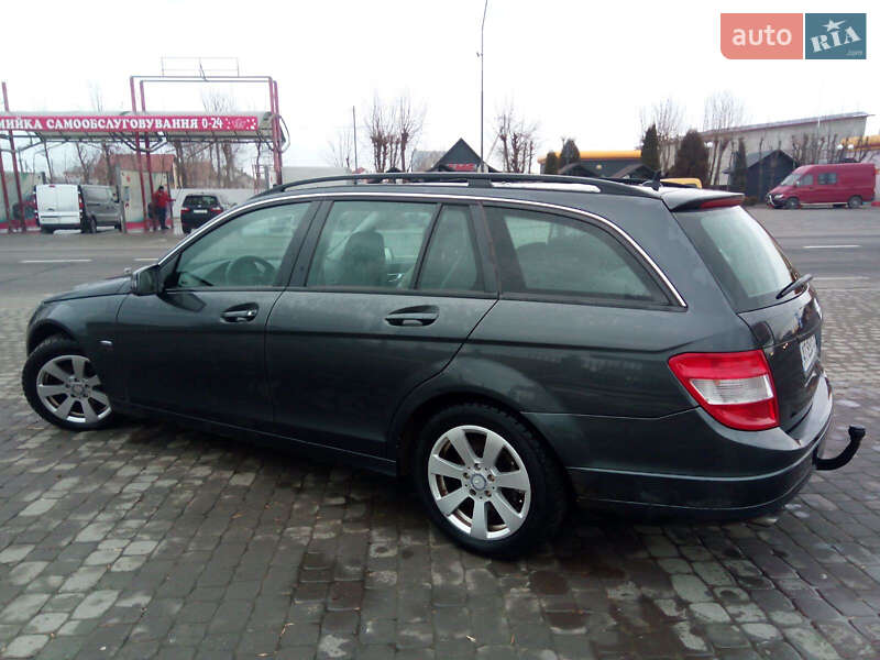 Універсал Mercedes-Benz C-Class 2010 в Снятині