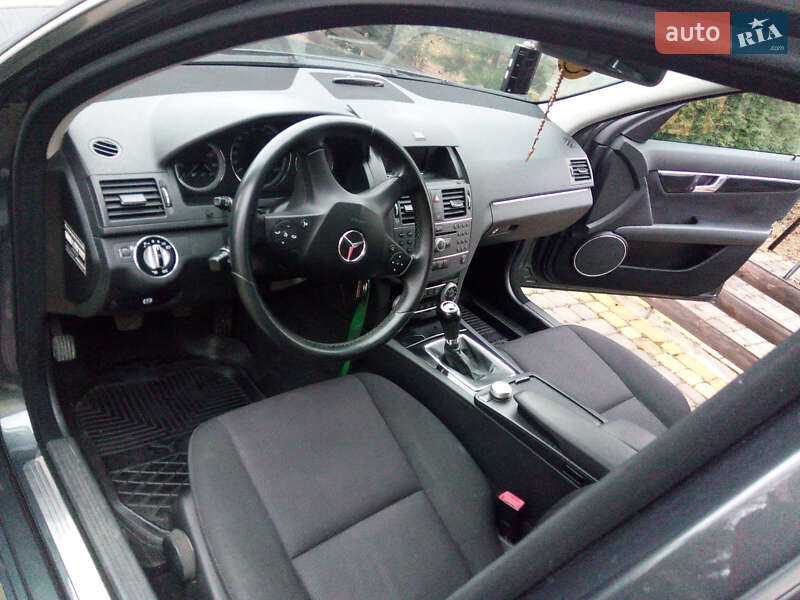 Універсал Mercedes-Benz C-Class 2010 в Снятині