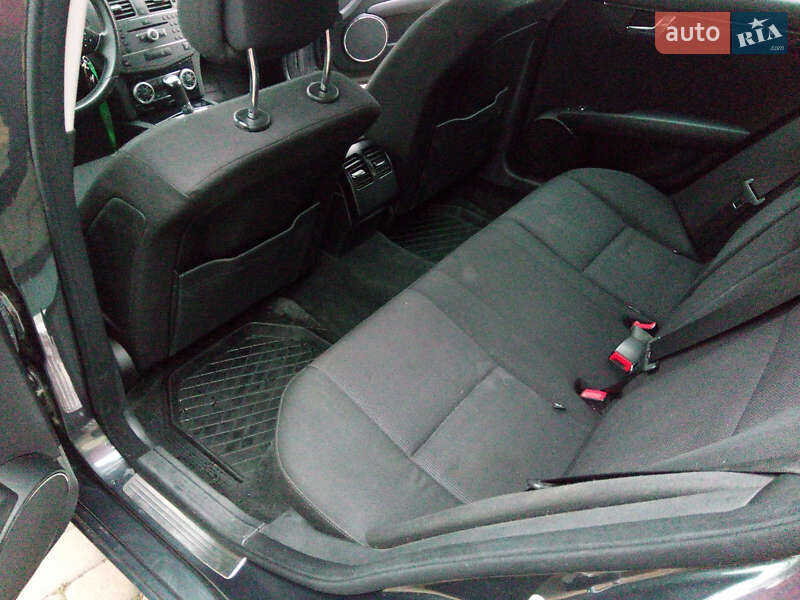 Універсал Mercedes-Benz C-Class 2010 в Снятині