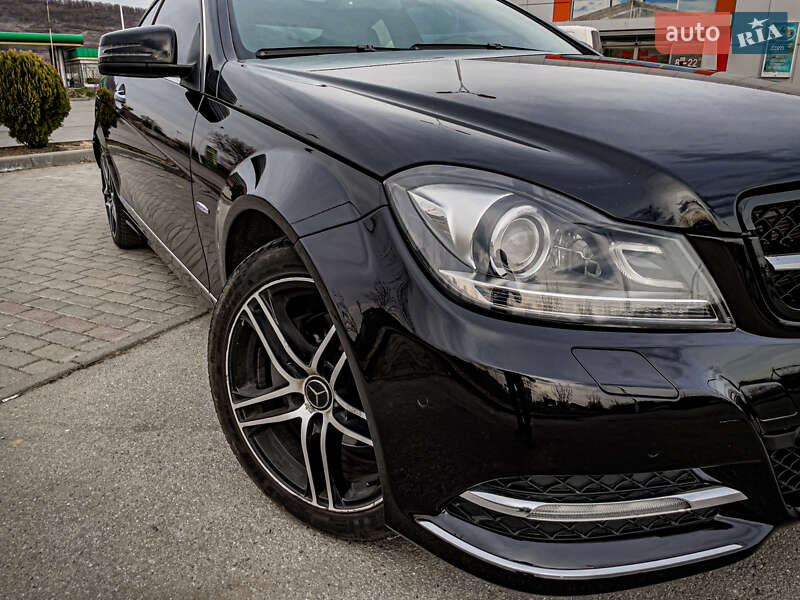 Купе Mercedes-Benz C-Class 2012 в Киеве