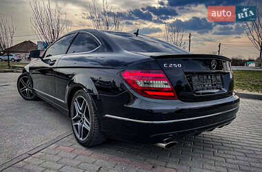 Купе Mercedes-Benz C-Class 2012 в 