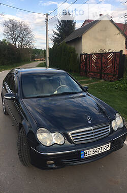 Седан Mercedes-Benz C-Class 2004 в Львові